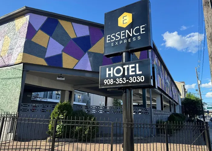 Essence Express Elizabeth Ewr Airport Hotel